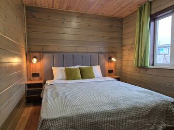 Полулюкс №2 с двумя комнатами в Базе отдыха Эльдорадо